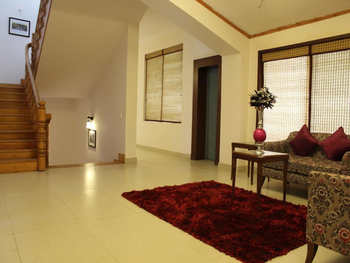 Oyo 2531 Hotel Una Comfort Misty Oak Nainital Eksteriør bilde