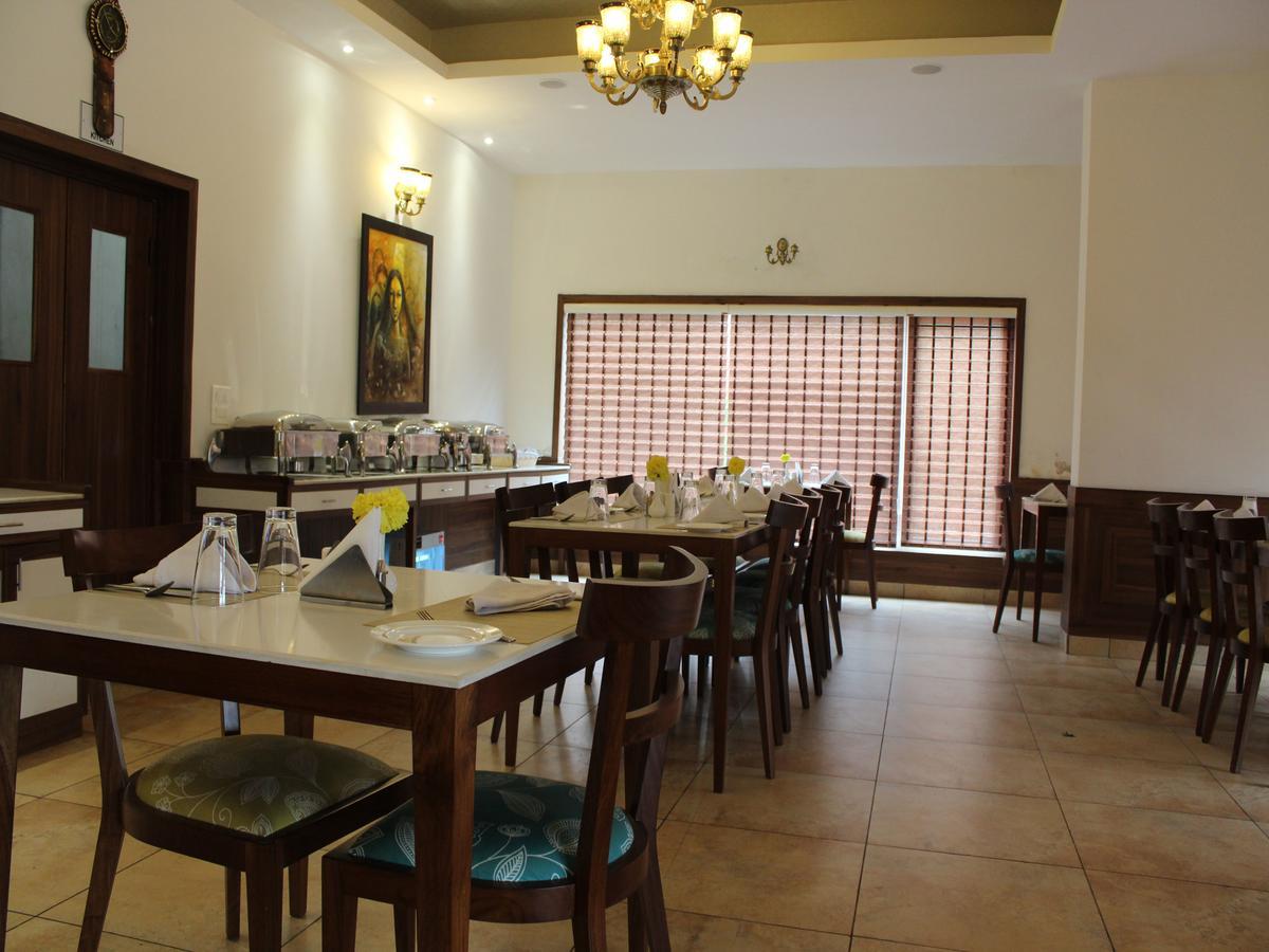 Oyo 2531 Hotel Una Comfort Misty Oak Nainital Eksteriør bilde